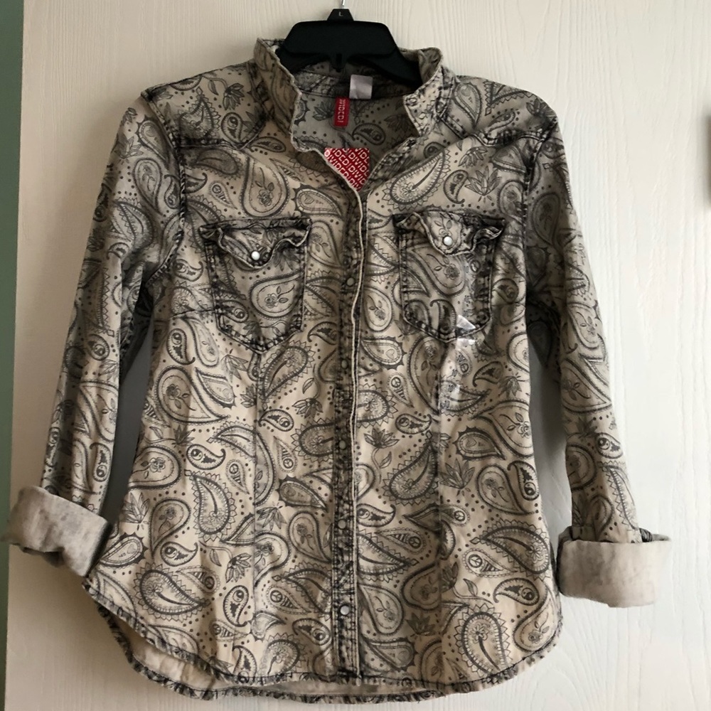 H&M Button-Up